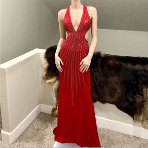 vintage beaded v-neck open back halter gown ❤️